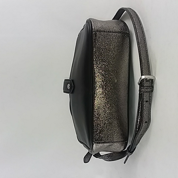 GILI GOT IT LOVE IT CROSSBODY METALLIC LEATHER BAG SMALL - Picture 6 of 9